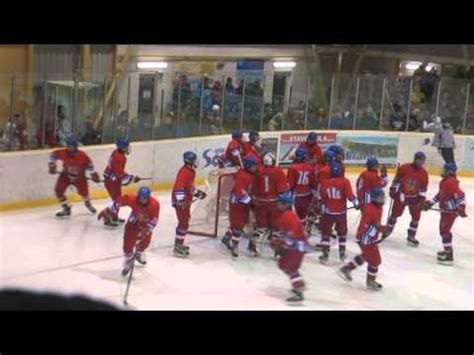 Čeští hokejisté na švédských hrách berou opět pouze bod za prohru v nastavení, konkrétně po nájezdech 2:3 s finskem. Hokej Finsko vs. Česko do 17 let ... prosinec 2015 - YouTube