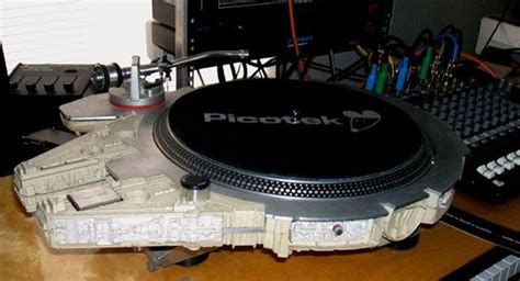 This Guy Turned A Millennium Falcon Toy Into A Turntable