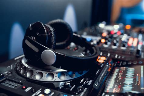 Djs not only publicize your music, but also add an interesting twist to it. Four ways to record your DJ set
