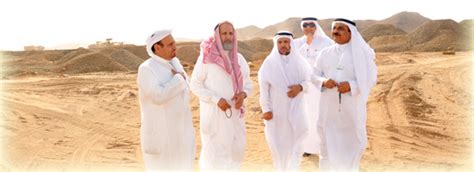 وأرجعت الأمانة سبب الإغلاق إلى البدء في تنفيذ مشروع إنشاء جسر مشاة طريق الملك عبد العزيز مقابل ريد سي. جامعة الملك عبدالعزيز - مدير جامعة الملك عبد العزيز يتفقد ...