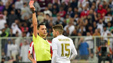 Vieira dang tay đón cầu thủ nằm ngoài kế hoạch của tuchel. Valverde dũng cảm nhận thẻ đỏ tại Siêu Cúp Tây Ban Nha
