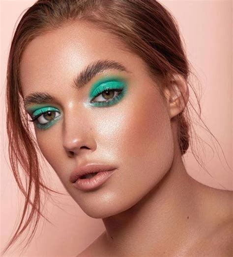 Pretty Easy Monochromatic Makeup Looks To Honor Your Favorite Colors