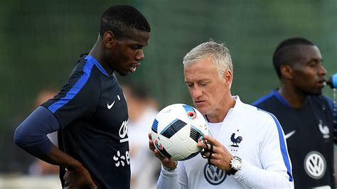 La visione di gioco, il passaggio, i contrasti e l'abilità difensiva del grande didì.p.s. Juventus linked with Didier Deschamps -Juvefc.com