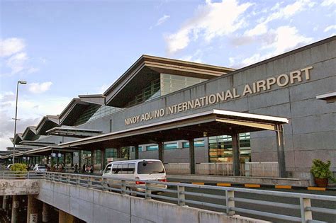 Manila ninoy aquino international airport or naia (mnl) is located between the cities of pasay and paranaque, about 7 km south of metro manila. A Photo Tour of The Improved NAIA Terminal 3 - Philippine ...