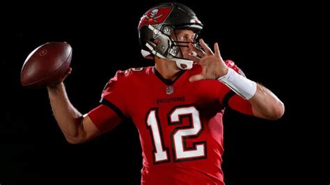 Heres Your First Look At Tom Brady In A Tampa Bay Buccaneers Uniform