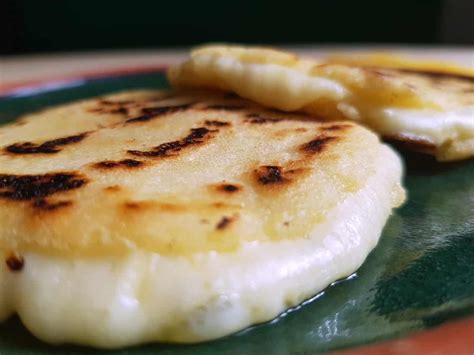 Arepas De Queso Colombianas Cheese Stuffed Corn Cakes
