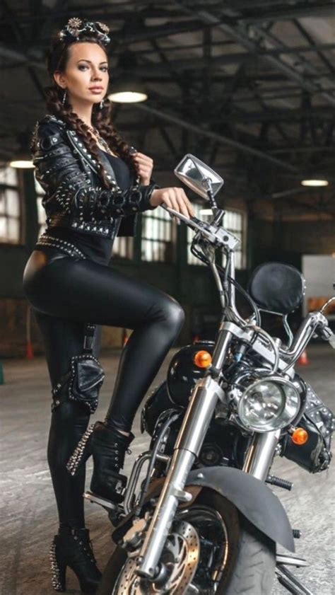 Biker Lesbian Google Search Motorcycle Riding Outfits Woman Biker