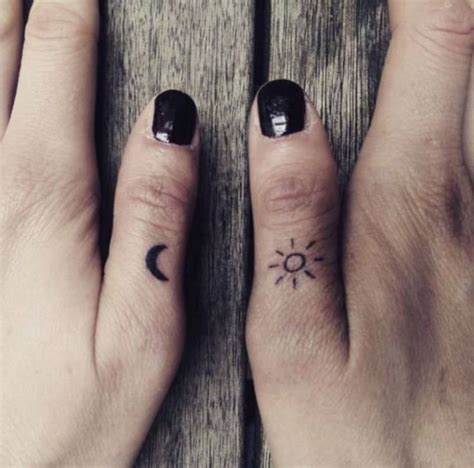 Los Mejores Tatuajes Para Los Dedos De Los Que Puedes Inspirarte Cute Finger Tattoos Tiny