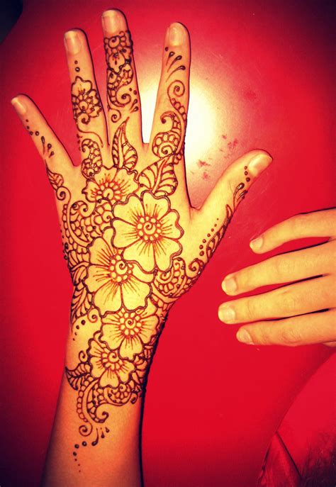 flower-henna-flower-henna,-henna-hand-tattoo,-henna