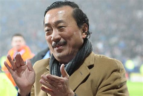 Born in batu pahat, johor in 1952, vincent tan has worked as an insurance agent and clerk before he actually decided to engage into business. #10 Vincent Tan - Forbes.com