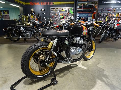 At last week's long beach motorcycle show, one of the best looking bikes was a simple cafe racer introduced by royal enfield. Moto ROYAL ENFIELD GT Continental 650 "Café Racer" MOTOBOX ...