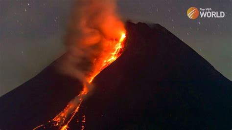 Indonesias Merapi Volcano Erupts Spews Hot Lava Thai Pbs World