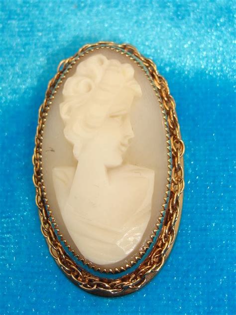 Vintage 1940s Catamore Gold Filled Carved Shell Cameo Pinbrooch Unique
