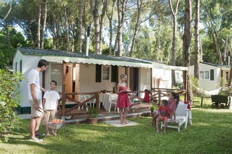 Baia domizia in case vacanze. Camping Villaggio Baia Domizia Campania