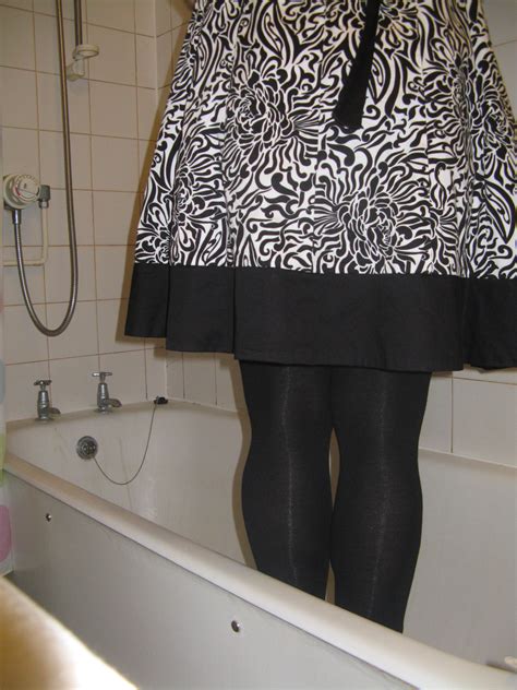 rachel s maid up skirt wetting [pictures and video] omorashi and peeing experiences omorashi