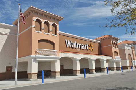 Walmart Store Exterior In 2008 Walmart Changed Its Logo Flickr