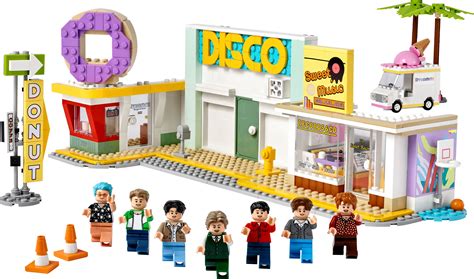 BTS Dynamite Lego Set Has Over 700 Pieces