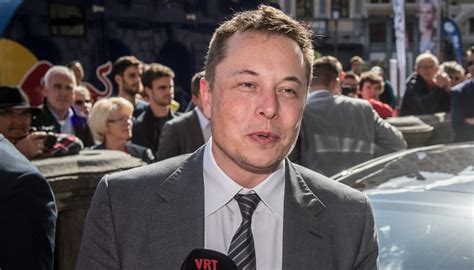 Elon Musk Le Patron De Tesla Devient Officiellement Lhomme Le Plus