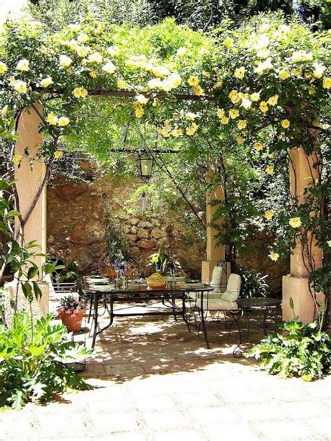 60 Marvelous Backyard Pergola Plan Ideas Small Courtyard Gardens