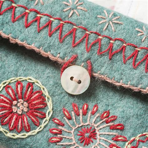 Pretty Felt Embroidered Sewing Pouch Corinne Lapierre