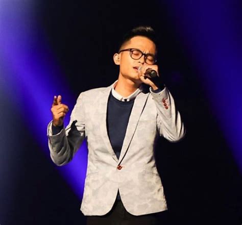 Available on itunes and all. Dilabel tak relevan, Tajul minta peminat maafkan Wany ...