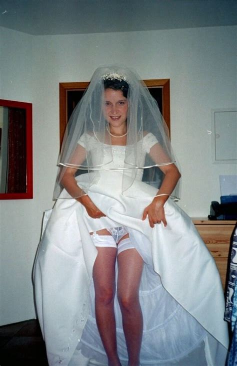 Bride Showing Her Panties Gthang