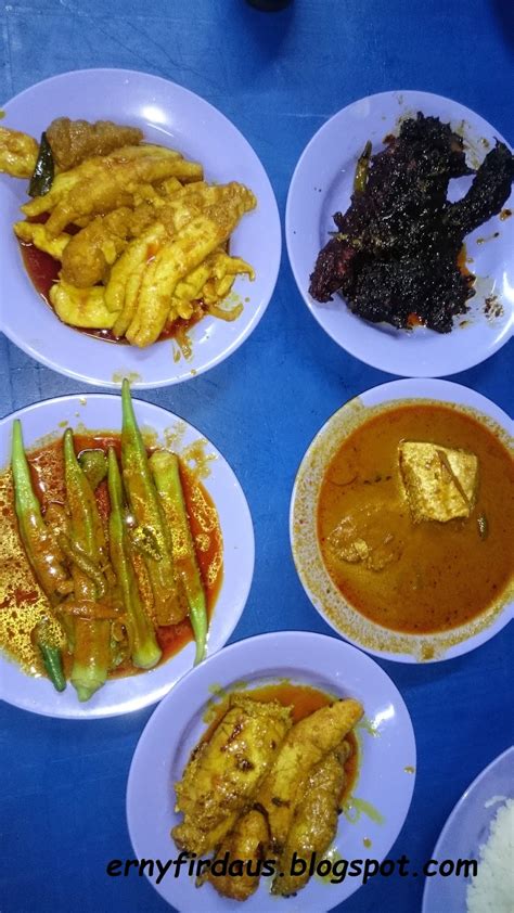 Nasi kandar penang is one of the authentic, full of spices tamil muslim cuisine and truly malaysian food. TERU TERU BOZU: Jom Jamu Selera: Nasi Kandar Pokok ...
