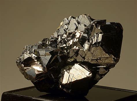 Sphalerite Crystals Minerals Rocks And Gems Minerals And Gemstones