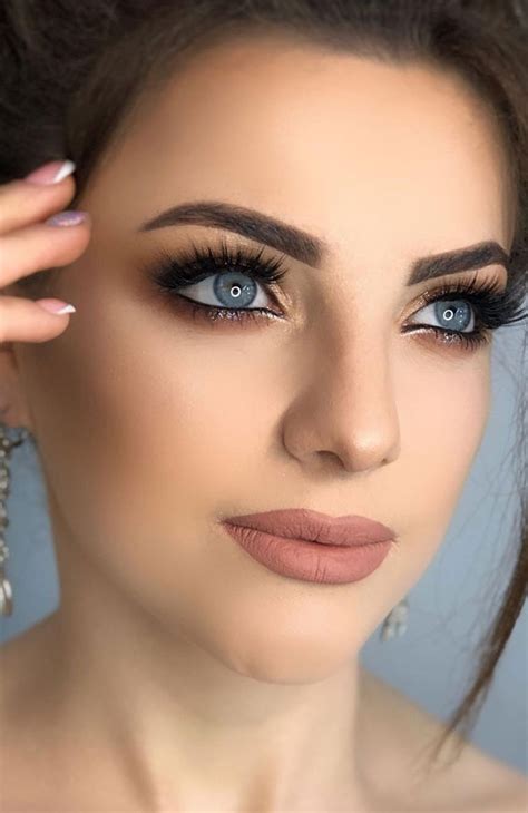 Formal Makeup Styles For Blue Eyes
