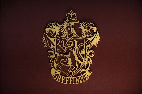 Harry Potter Gryffindor Crest Wallpapers On Wallpaperdog