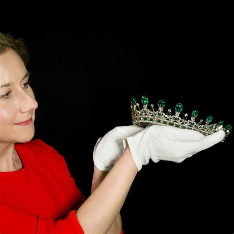 Victoria Revealed Stunning Emerald Jewels And The Fife Tiara Join