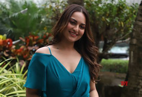 Dont Care What Trolls And Haters Say Sonakshi Sinha Social News Xyz