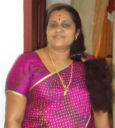 Tamil Aunty Hot Navel Exposing Photos Images Pictures Beauty