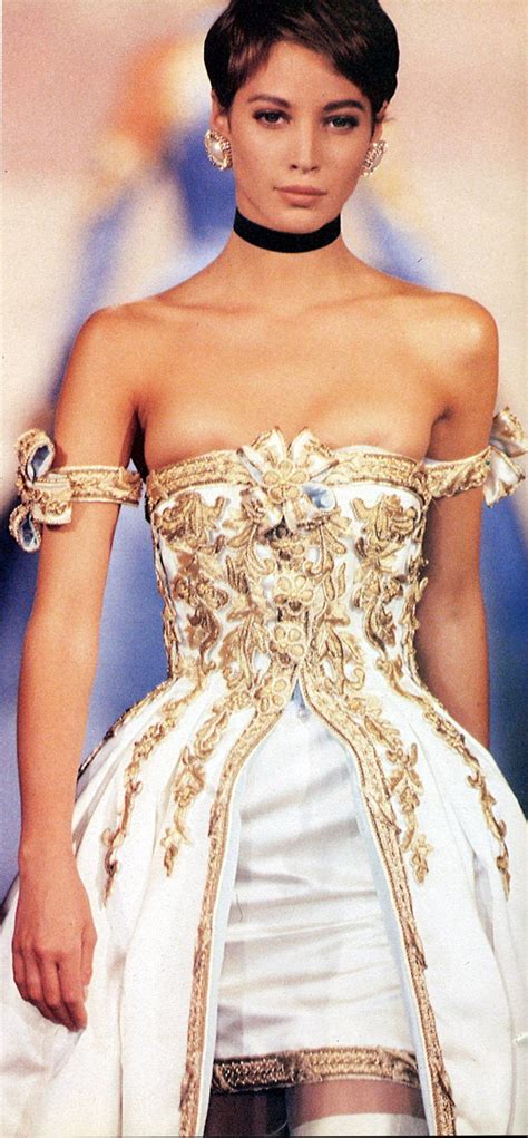 Chanel Couture Fall 1990 Christy Turlington 90s Fashion Runway