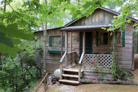 Are you looking for a romantic honeymoon cabin with hot tub near asheville? 12 Hot Springs Cabins in North Carolina - Cabin Critic
