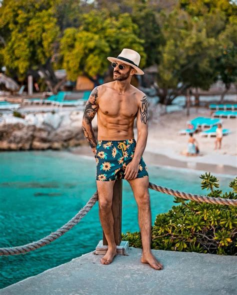 Moda Praia Masculina Para 2020 Tendências De Verão Beach Outfit Men