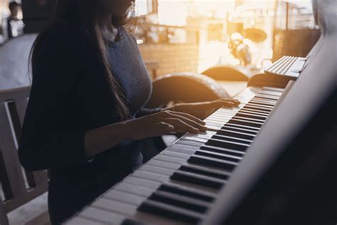 7 Tricks To Learn To Play Piano By Ear Successfully Tendig
