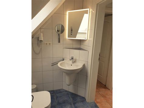 In dieser ferienwohnung gibt es eine sauna, in der sie es sich nach herzenslust gutgehen lassen können. Dat Friesenhuske ant Diek - 4-Sterne Ferienwohnungen in ...