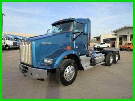 Kenworth T800 2016 Daycab Semi Trucks