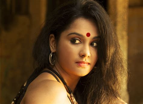 Actress Lakshmi Priyaa Latest Gallery Gethu Cinema