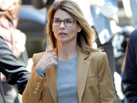 lori loughlin pleads not guilty to new charges in college admissions scandal the san diego