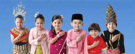 Pakaian Tradisional Rakyat Malaysia Karangan Pt Baju Adat Tradisional