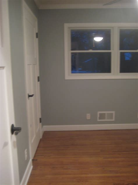I collected and researched this paint list for myself, as i am preparing to paint our laundry room and want to remove the cream color currently on the walls and replace it with a bright white. Twin Lake Remodel: Nov 17, 2010