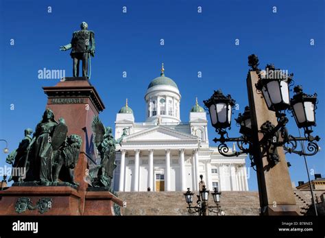 Alexander Ii Statue Tuomiokirkko Helsinki Cathedral Senate Square