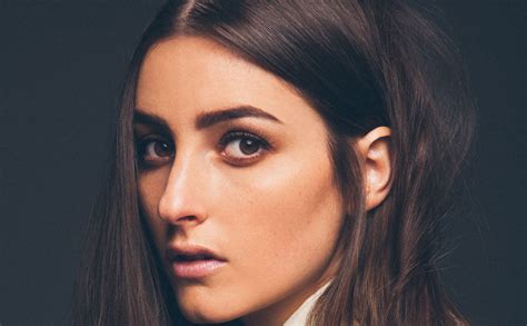 Banks Biografie