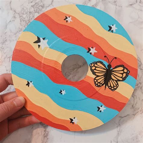 Pin by r o m i n a 0 4 . a r t on discos aesthetic | Diy ... Another aspect that makes painting an inanimate object easier is the fact that apart from the 40 easy acrylic canvas painting ideas acrylic painting.