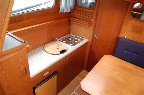 Unsere schöne solide stahlyacht nereide ist ideal geeeignet für familien. Hollandia 1000 AK 1991 Dusche Bugstrahl 2 Kabinen