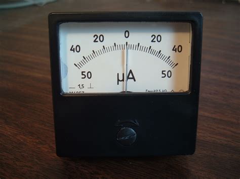 File:Zero-Center Ammeter.JPG - Wikimedia Commons