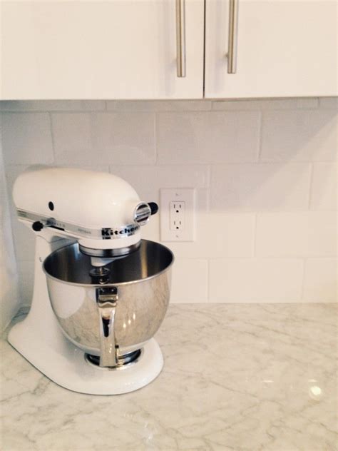 While the holding mechanism is a little less stable and you can't touch the bottom of the bowl while mixing (good for. Pin by Jordana - White Cabana on White Kitchens | Kitchen ...