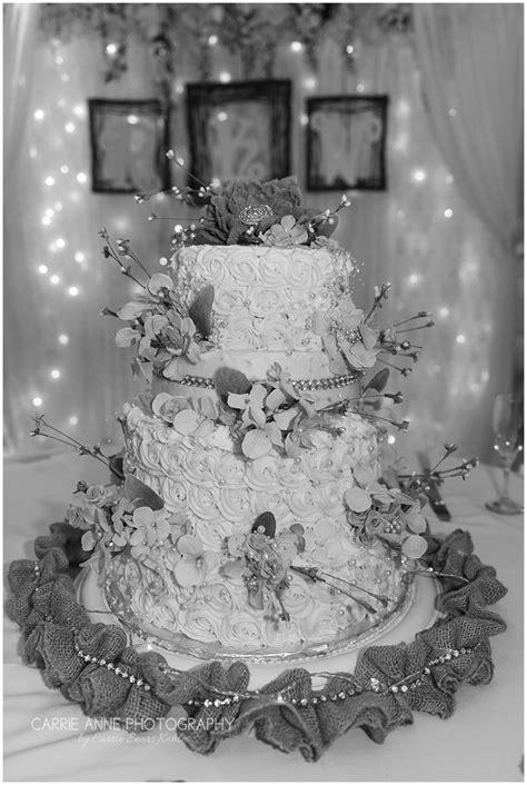 Carrie Anne Photography The Kuss Wedding In Black And White